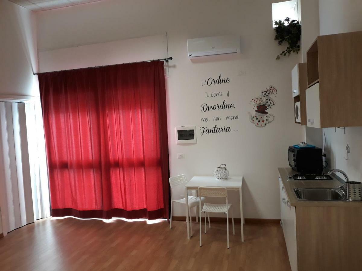 Fuga Romantica Vicino Al Mare - Rental Beb 巴莱斯特拉泰 外观 照片